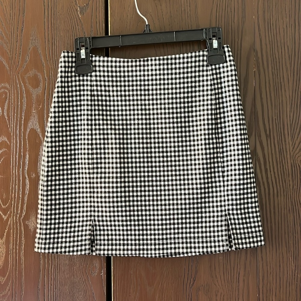 Eyeshadow black and white checked mini skirt. Size 6.